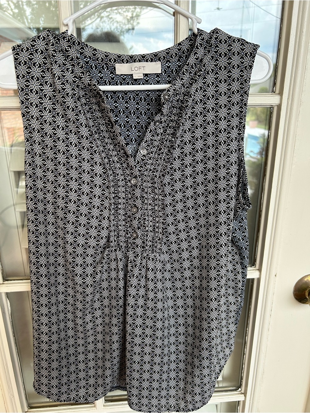 LOFT Black and White Sleeveless Printed Blouse